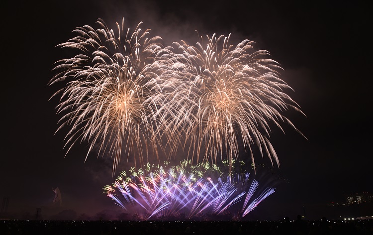 万博夜空ががアートになる日