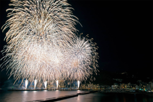 熱海海上花火_大空中ナイアガラ